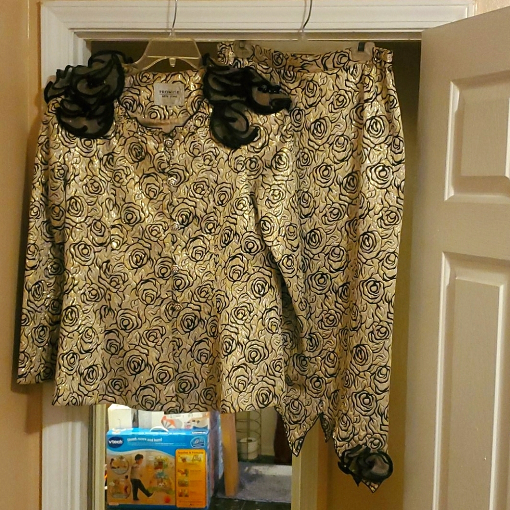 Ladies suit